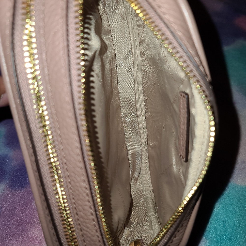 Michael Kors Crossbody - Picture 9 of 14